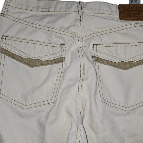 LEVI'S Movin On 70s High Rise White Flare Jeans in 31 - Picture 6 of 11